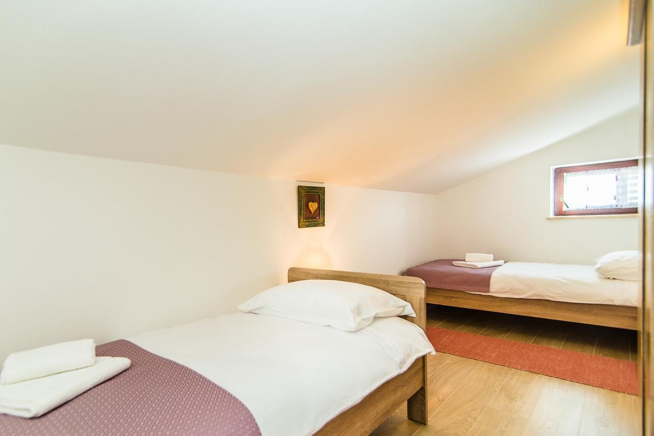 Apartments Dino Porec Ngoại thất bức ảnh